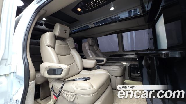 GMC Savana 2020 — photo 13