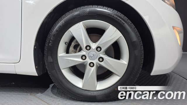 Hyundai AVANTE 2011 — photo 5