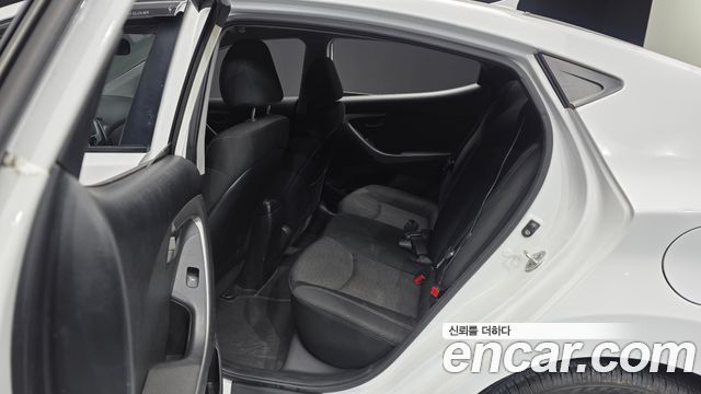 Hyundai AVANTE 2011 — photo 11