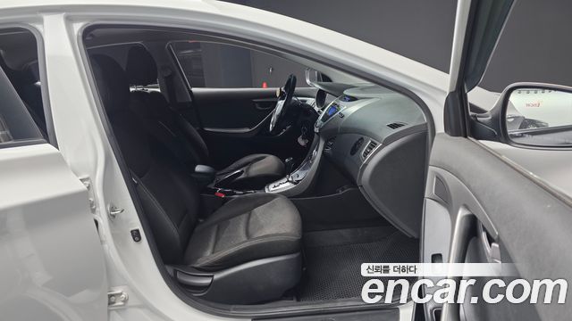 Hyundai AVANTE 2011 — photo 12