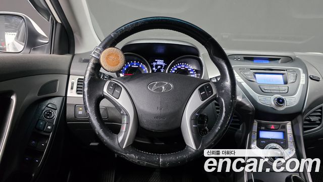 Hyundai AVANTE 2011 — photo 17