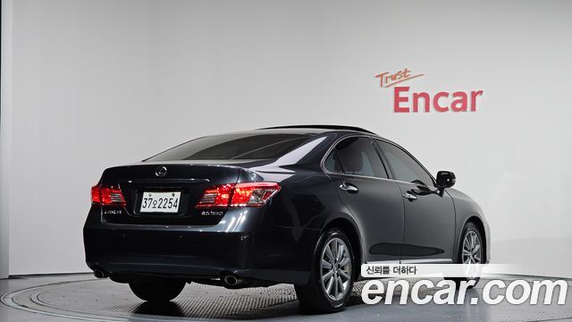 Lexus ES 2011 — photo 2