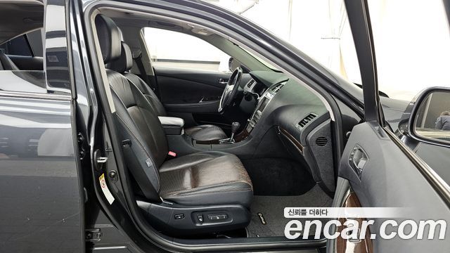 Lexus ES 2011 — photo 11