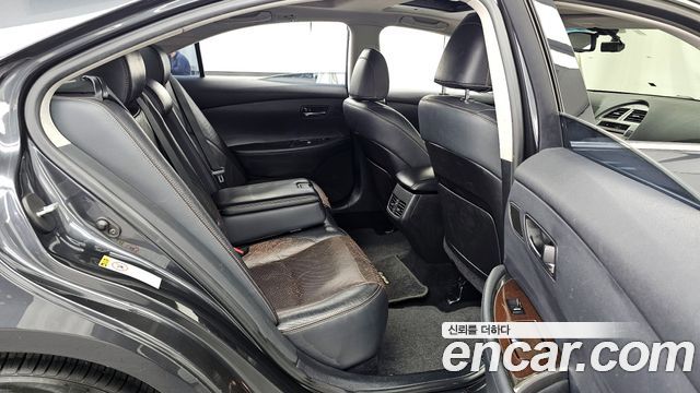 Lexus ES 2011 — photo 12