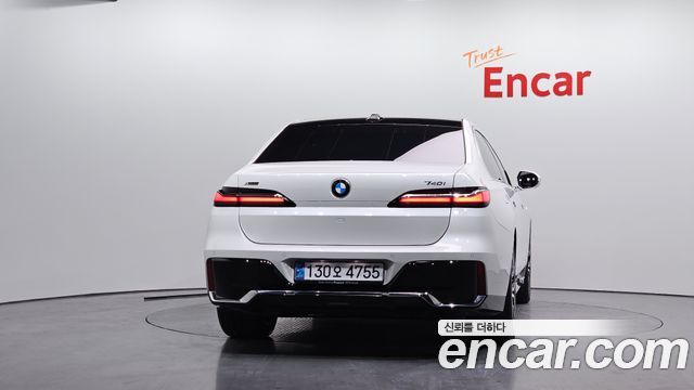 BMW 7-Series 2025 — photo 4
