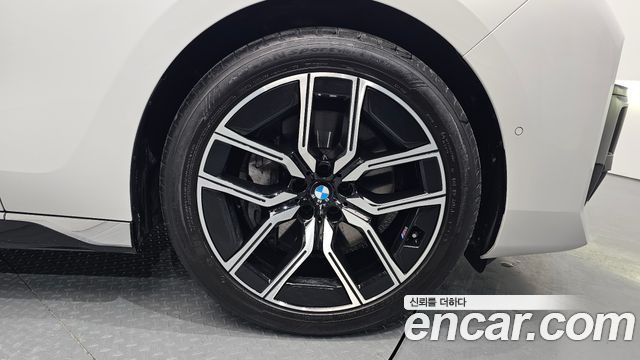 BMW 7-Series 2025 — photo 5