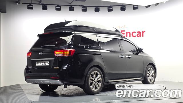 Kia Canival 2017 — photo 2