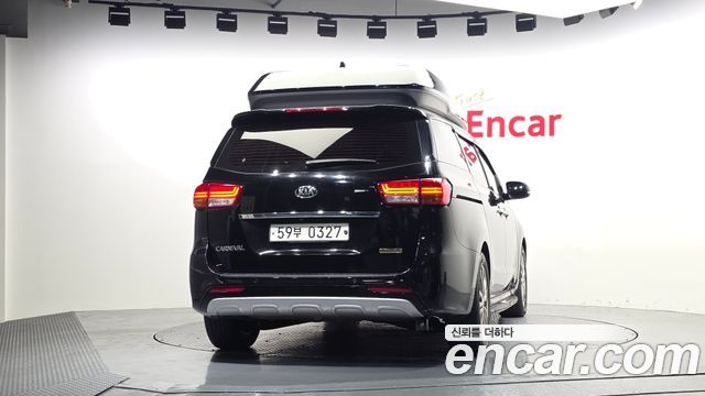 Kia Canival 2017 — photo 4