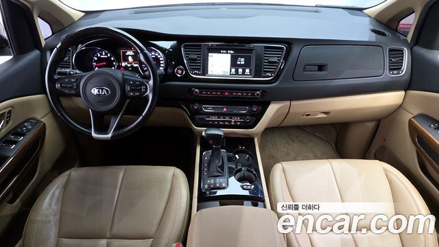 Kia Canival 2017 — photo 7