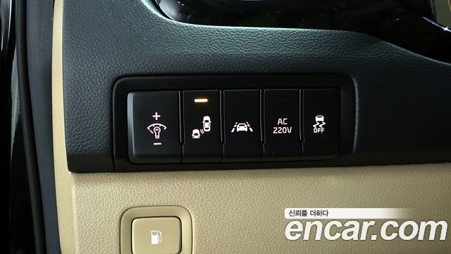 Kia Canival 2017 — photo 16