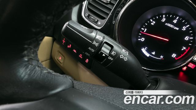 Kia Canival 2017 — photo 17