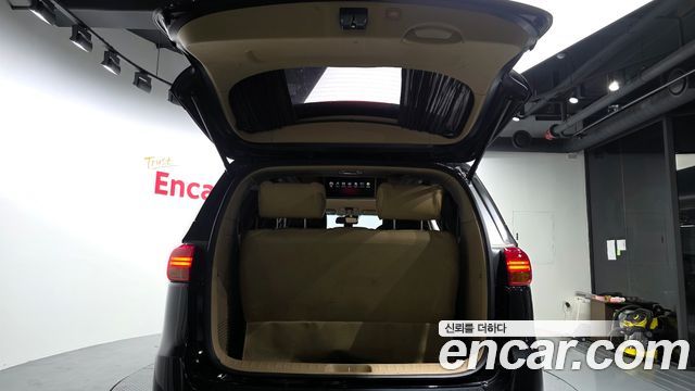 Kia Canival 2017 — photo 20