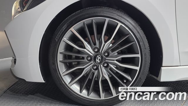 Hyundai AVANTE 2017 — photo 5