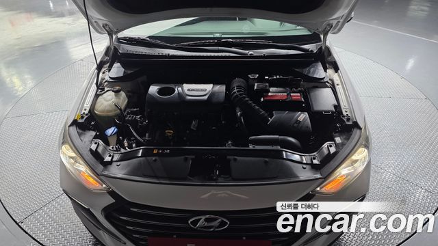 Hyundai AVANTE 2017 — photo 6