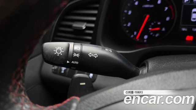 Hyundai AVANTE 2017 — photo 16