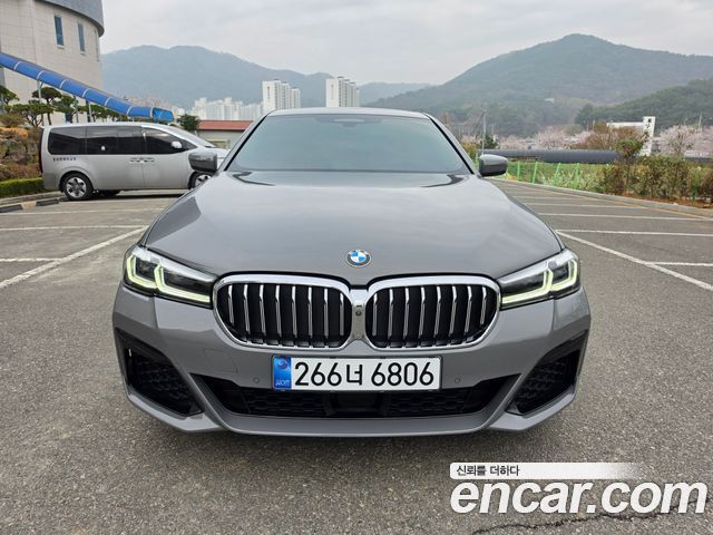 BMW 5-Series 2021 — photo 1