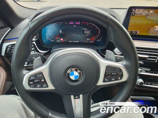 BMW 5-Series 2021 — photo 11