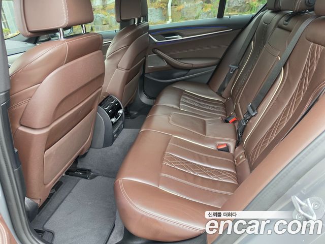 BMW 5-Series 2021 — photo 13