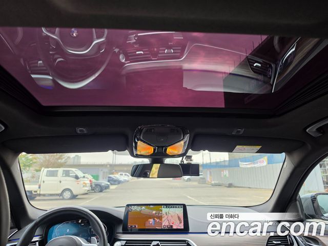 BMW 5-Series 2021 — photo 18