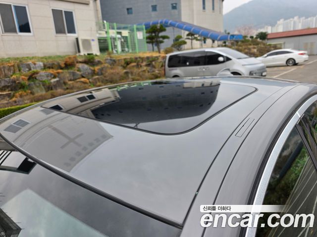 BMW 5-Series 2021 — photo 19