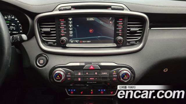 Kia Sorento 2015 — photo 16