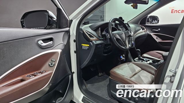 Hyundai Santafe 2017 — photo 11
