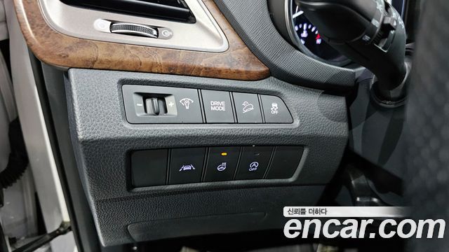 Hyundai Santafe 2017 — photo 14