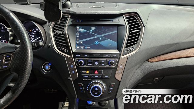 Hyundai Santafe 2017 — photo 15