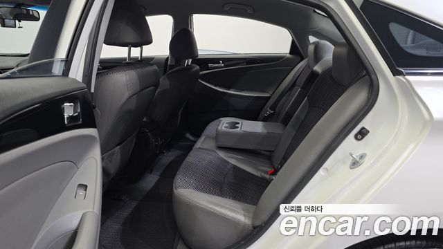 Hyundai Sonata 2010 — photo 11