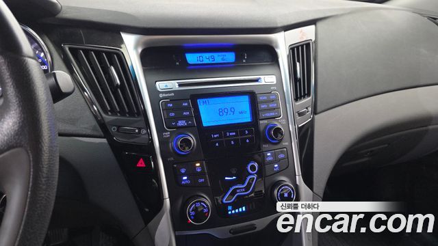 Hyundai Sonata 2010 — photo 18