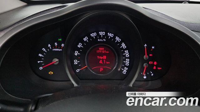 Kia Sportage 2012 — photo 8
