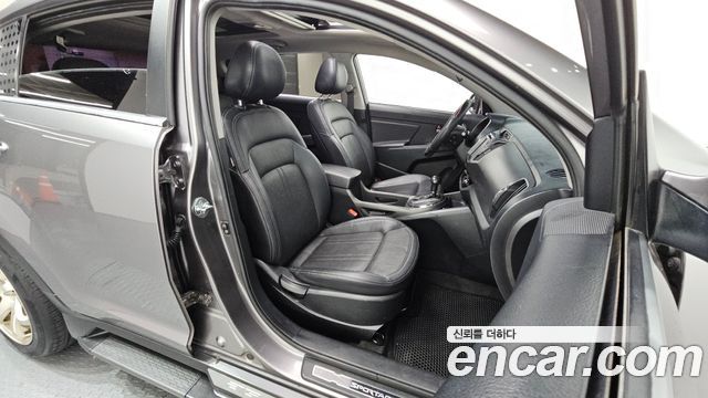 Kia Sportage 2012 — photo 11