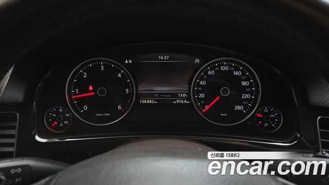 Volkswagen Touareg 2014 — photo 8