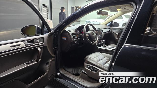 Volkswagen Touareg 2014 — photo 10