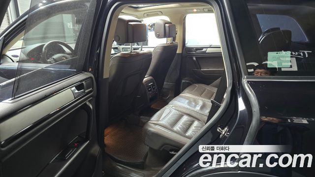 Volkswagen Touareg 2014 — photo 11