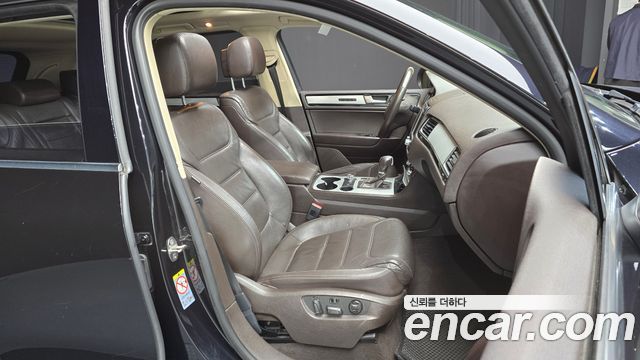 Volkswagen Touareg 2014 — photo 12