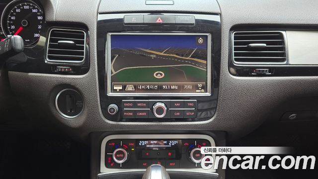 Volkswagen Touareg 2014 — photo 15