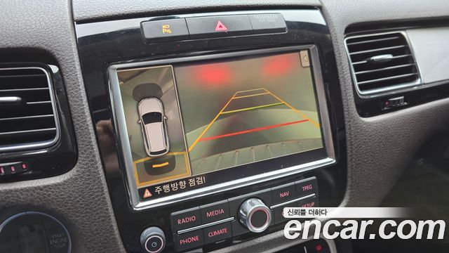 Volkswagen Touareg 2014 — photo 16