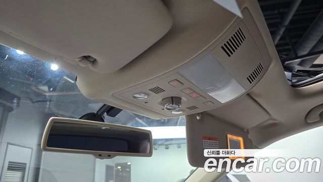 Volkswagen Touareg 2014 — photo 17