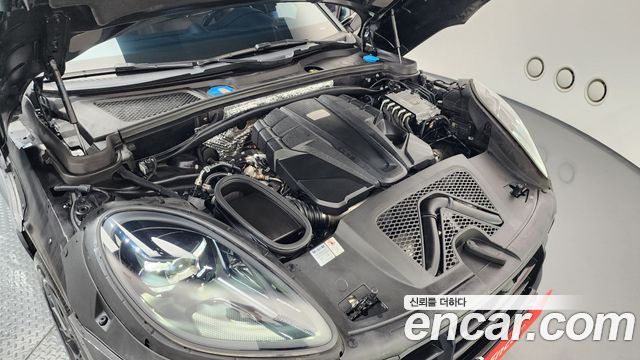 Porsche Macan 2021 — photo 6
