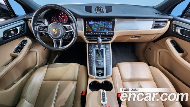 Porsche Macan 2021 — photo 7
