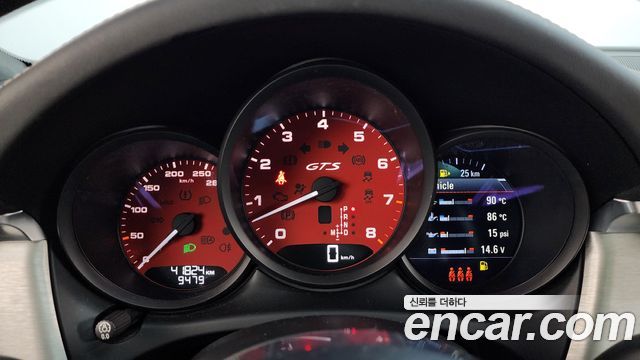 Porsche Macan 2021 — photo 8