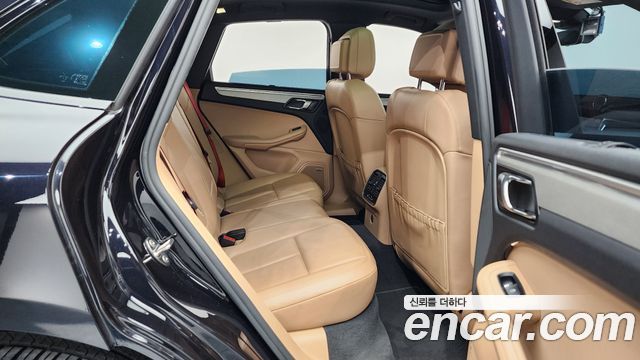 Porsche Macan 2021 — photo 12