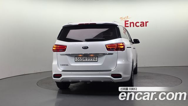 Kia Canival 2019 — photo 4