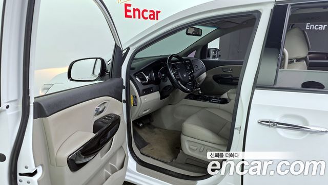 Kia Canival 2019 — photo 10