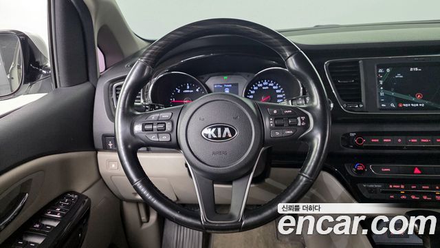 Kia Canival 2019 — photo 13