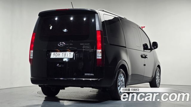 Hyundai Staria 2022 — photo 2
