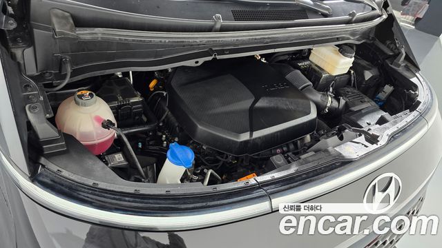 Hyundai Staria 2022 — photo 6