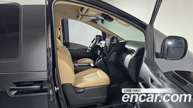 Hyundai Staria 2022 — photo 11