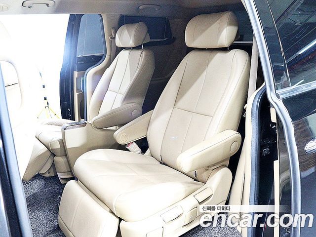 Kia Canival 2017 — photo 10